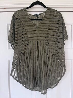 Strut & Bolt Open Weave Top
